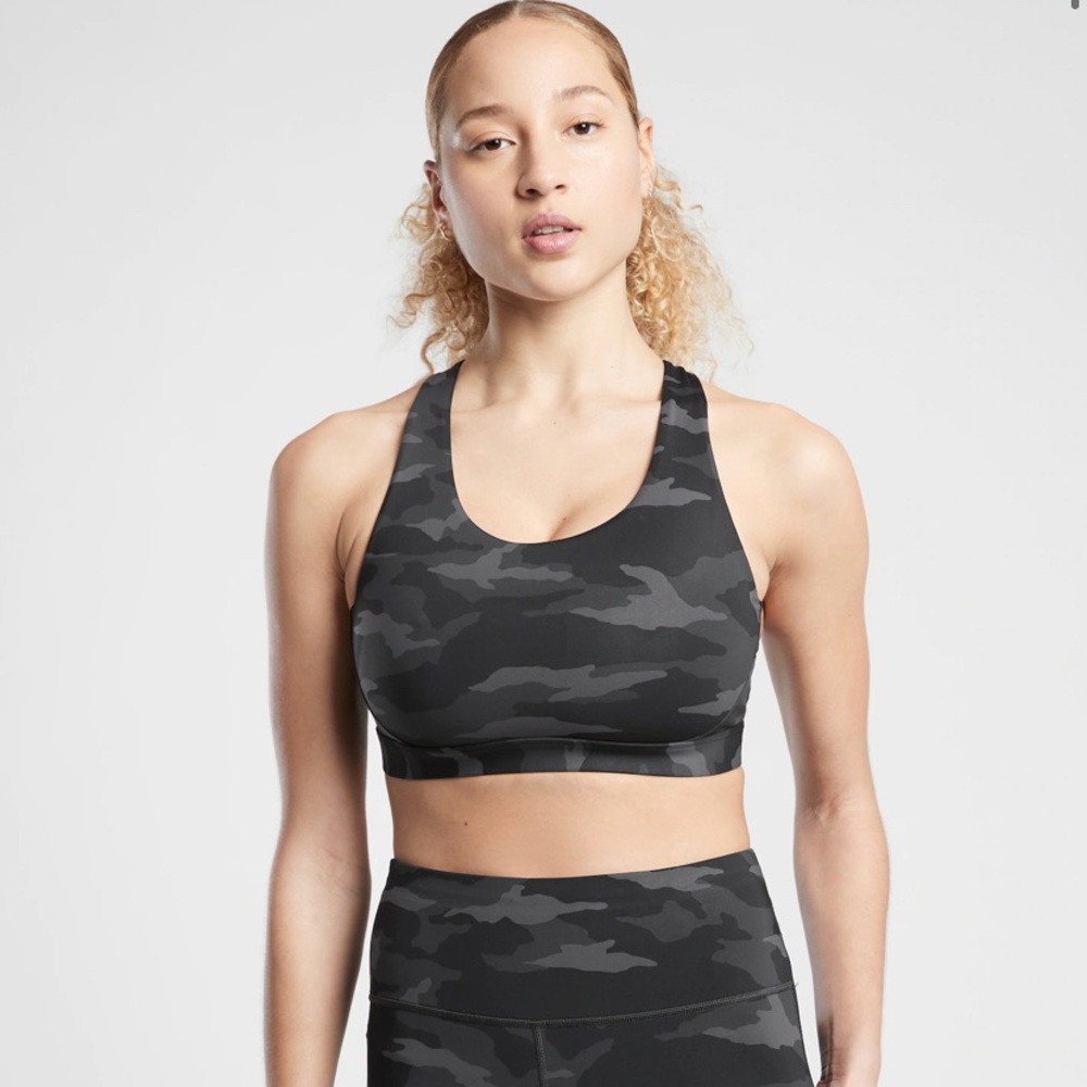Athleta Ultimate Sports Bra Black Camo XS (D-DD+)